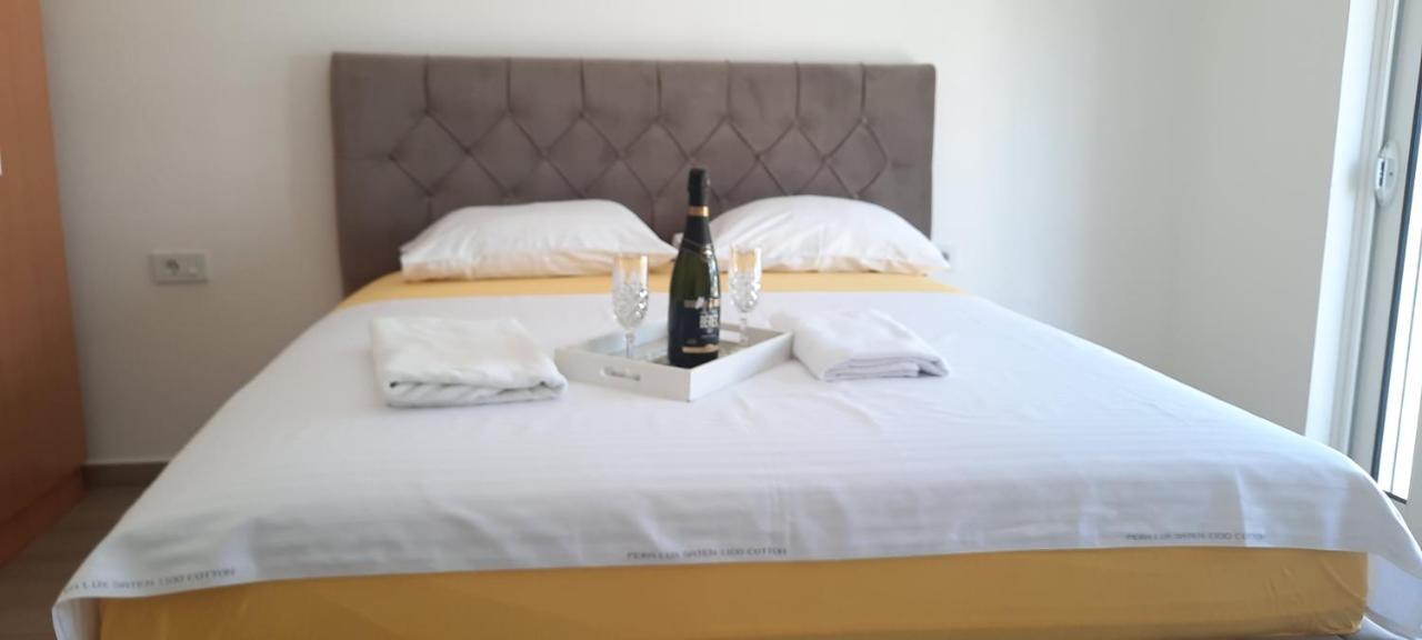 Studio Apartments Jupo Улцин Екстериор снимка