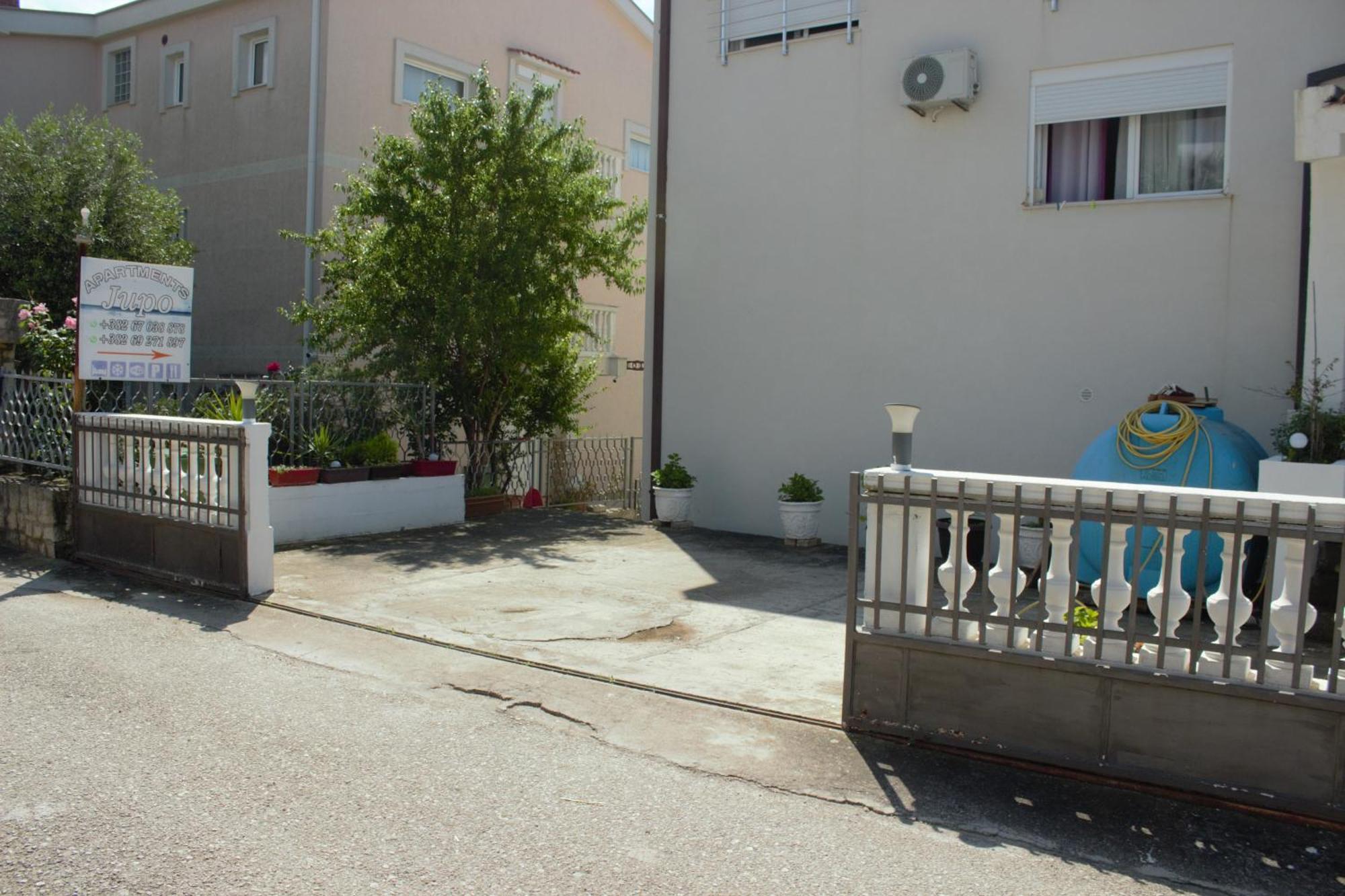 Studio Apartments Jupo Улцин Екстериор снимка